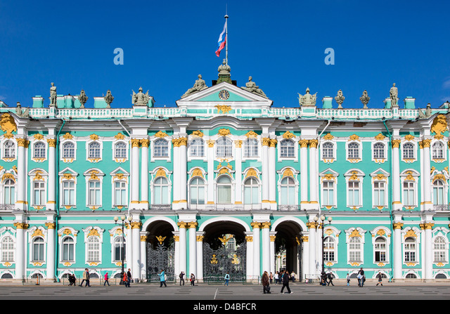 st-petersburg-palace-square-and-the-herm