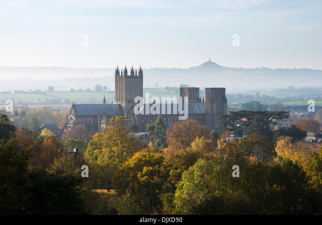 wells-cathedral-nestled-amongst-autumnal