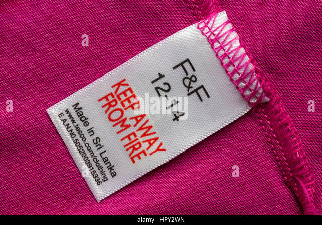 keep-away-from-fire-label-in-ff-garment-size-12-14-for-tesco-made-hpy2wn.jpg
